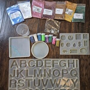 Resin Assorted Glitter and Pigment And Mold Materials